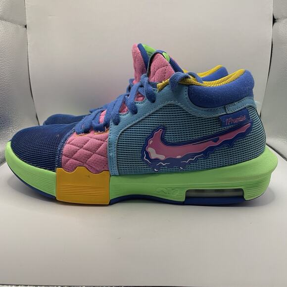 Men’s 9.5 Nike LeBron Witness 8 I Promise School Basketball Shoes HJ2962-900 main image 6
